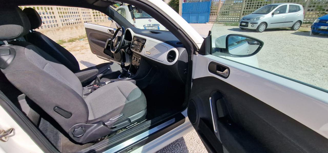 Volkswagen Maggiolino 1.6 TDI Design 2012