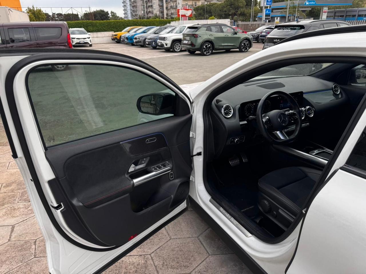 MERCEDES GLA 200D 2024 150 CV FULL OPTIONAL