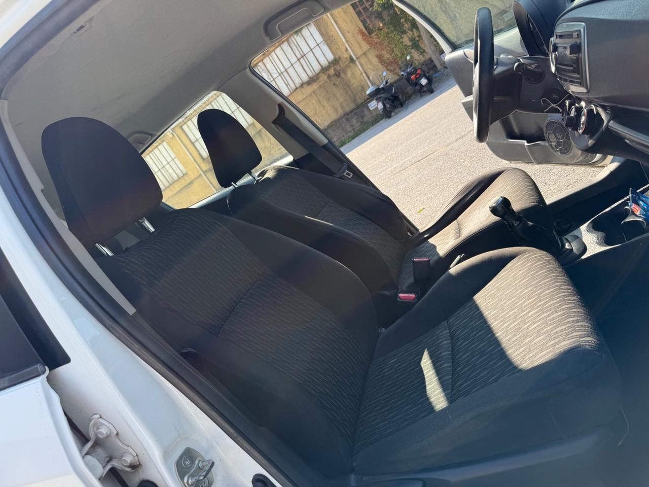 Toyota Yaris 1.0 benzina 69 cv 5 porte