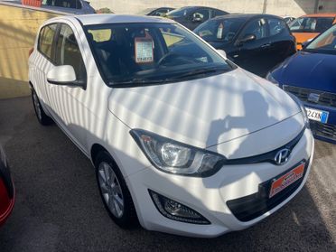HYUNDAI i20 1.2 BENZINA 85 (CV) 2013
