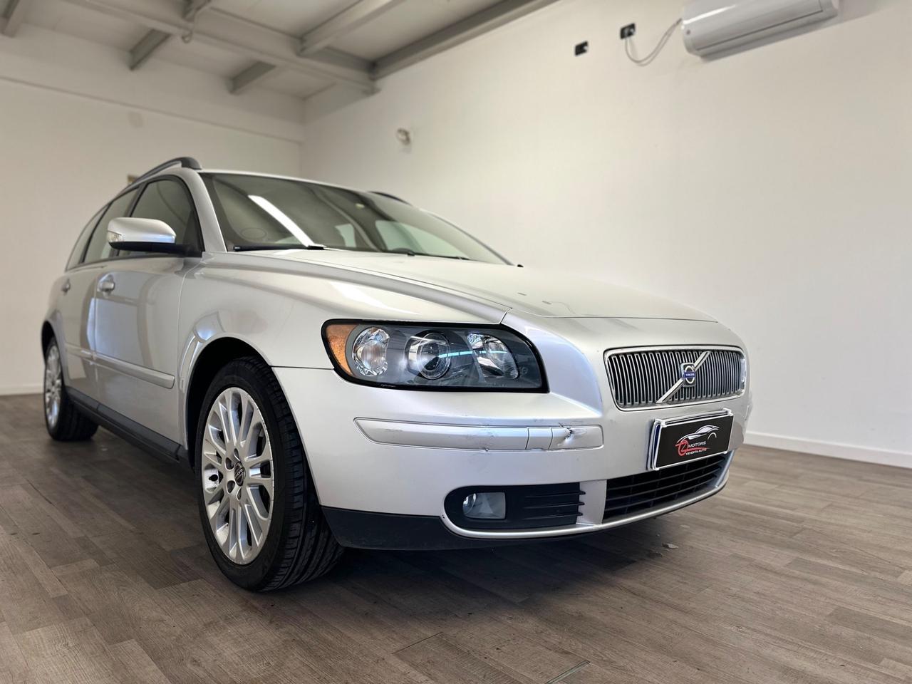 Volvo V50 2.4 D5 cat aut. Momentum AUTOMATICA