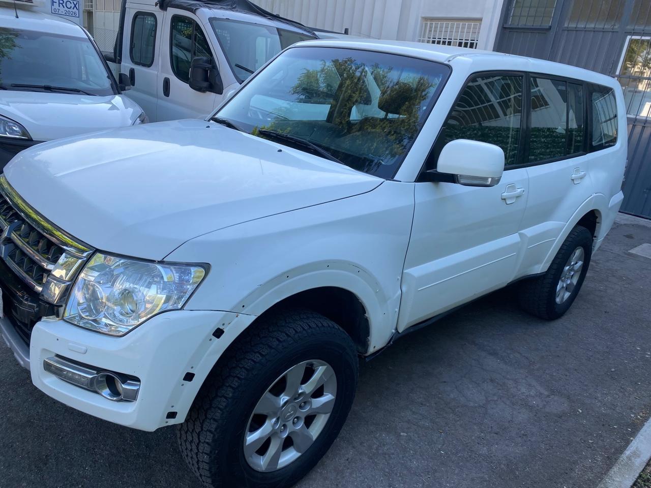 Mitsubishi Pajero 3.2 DI-D 16V aut. 5p. Intense DPF