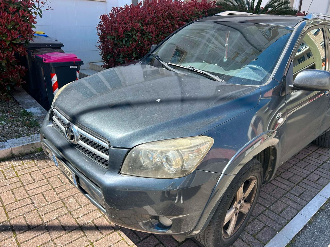 TOYOTA RAV4 2006 2.2 D-4D 177 CV Luxury PELLE NAVI CRUIS DA CONTROLLARE