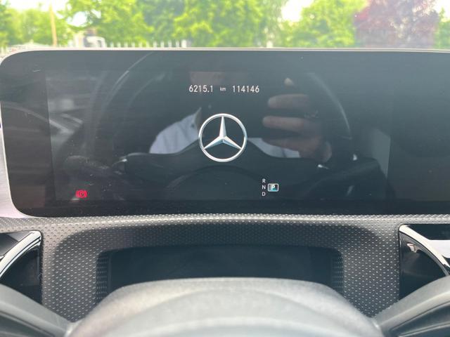 MERCEDES-BENZ CLA 200 d Automatic Shooting Brake Premium Aut. Night Ed.