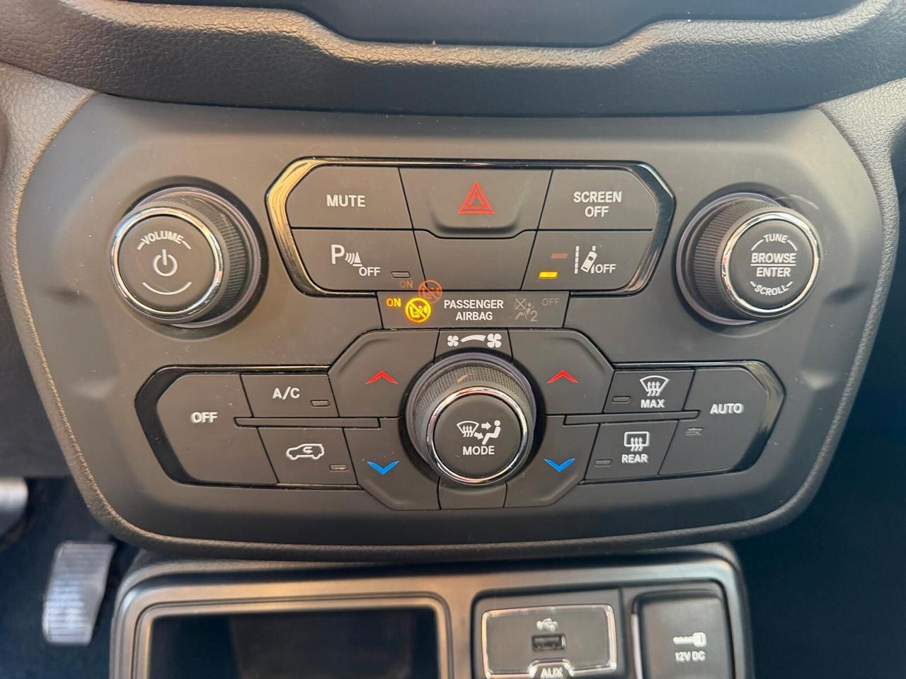 Jeep Renegade 1.6 Mjt 120 CV Business NAVI - DISPLAY 8.4"