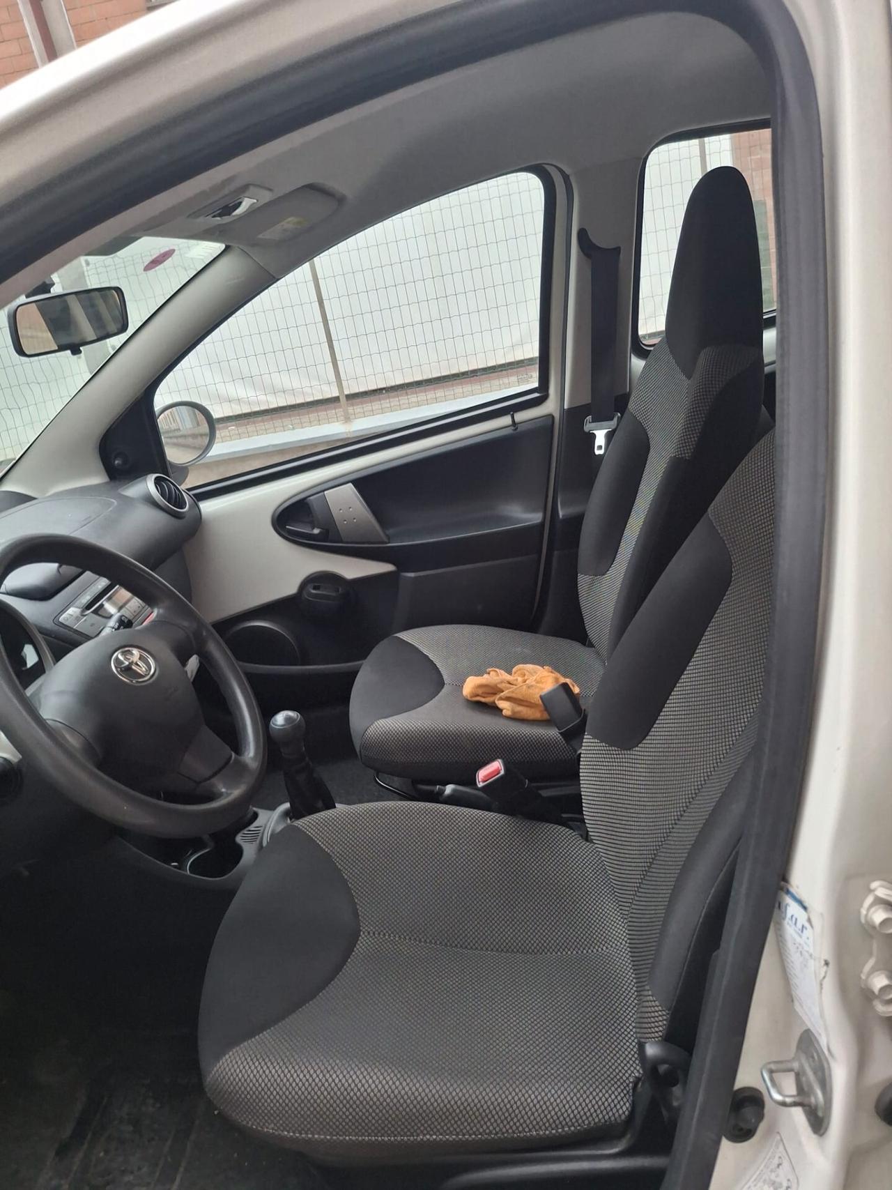 Toyota Aygo 1.0 12V VVT-i 5 porte Cool Soda Connect