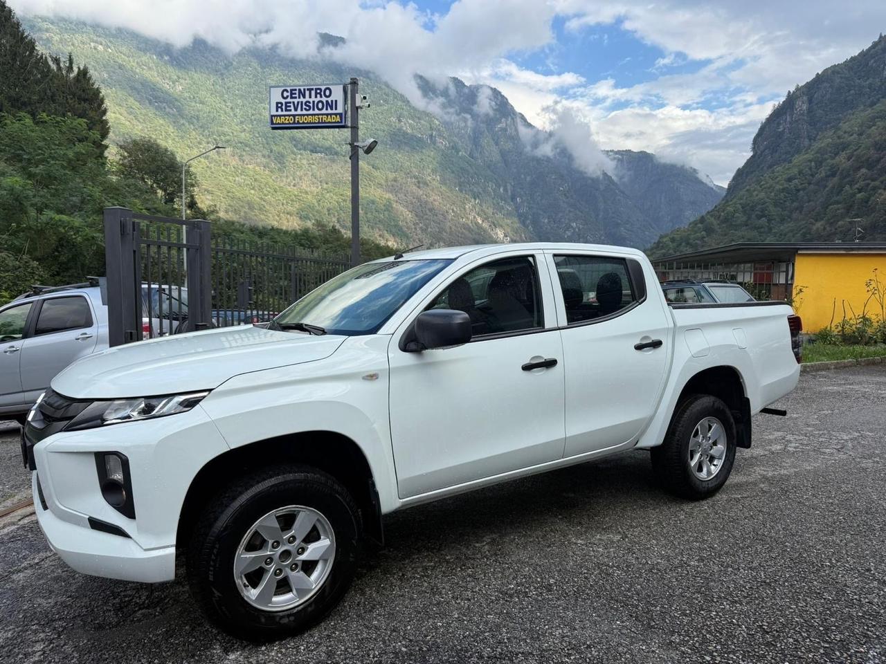 Mitsubishi L200 2.3 D Double Cab 4x4 Easy Select Invite Connect