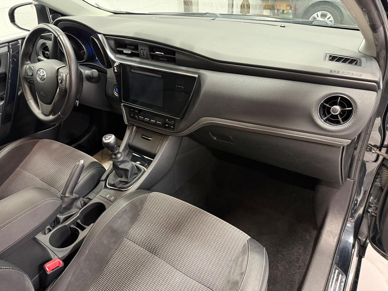 Toyota Auris 1.6 D-4D Style