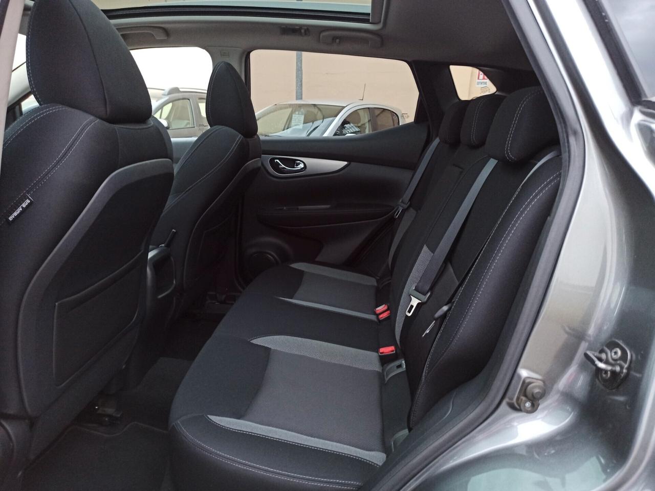 Nissan Qashqai 1.5 dCi 110 cv N-Connecta Tetto Panoramico