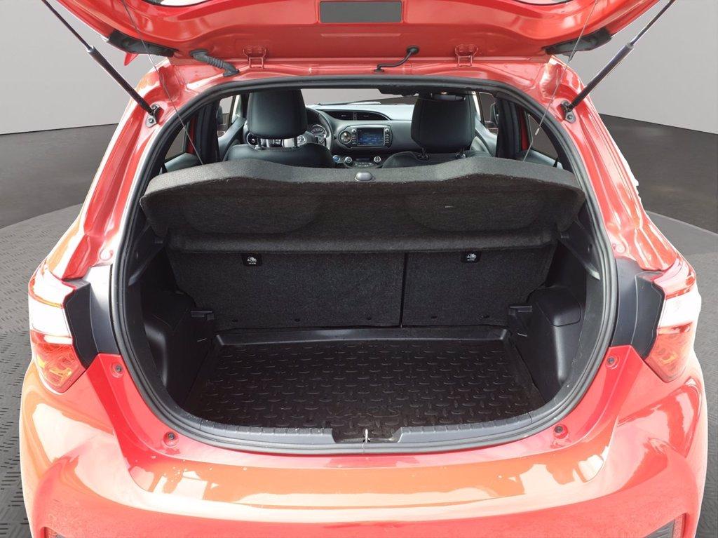 TOYOTA Yaris 5p 1.5h style my18 del 2018