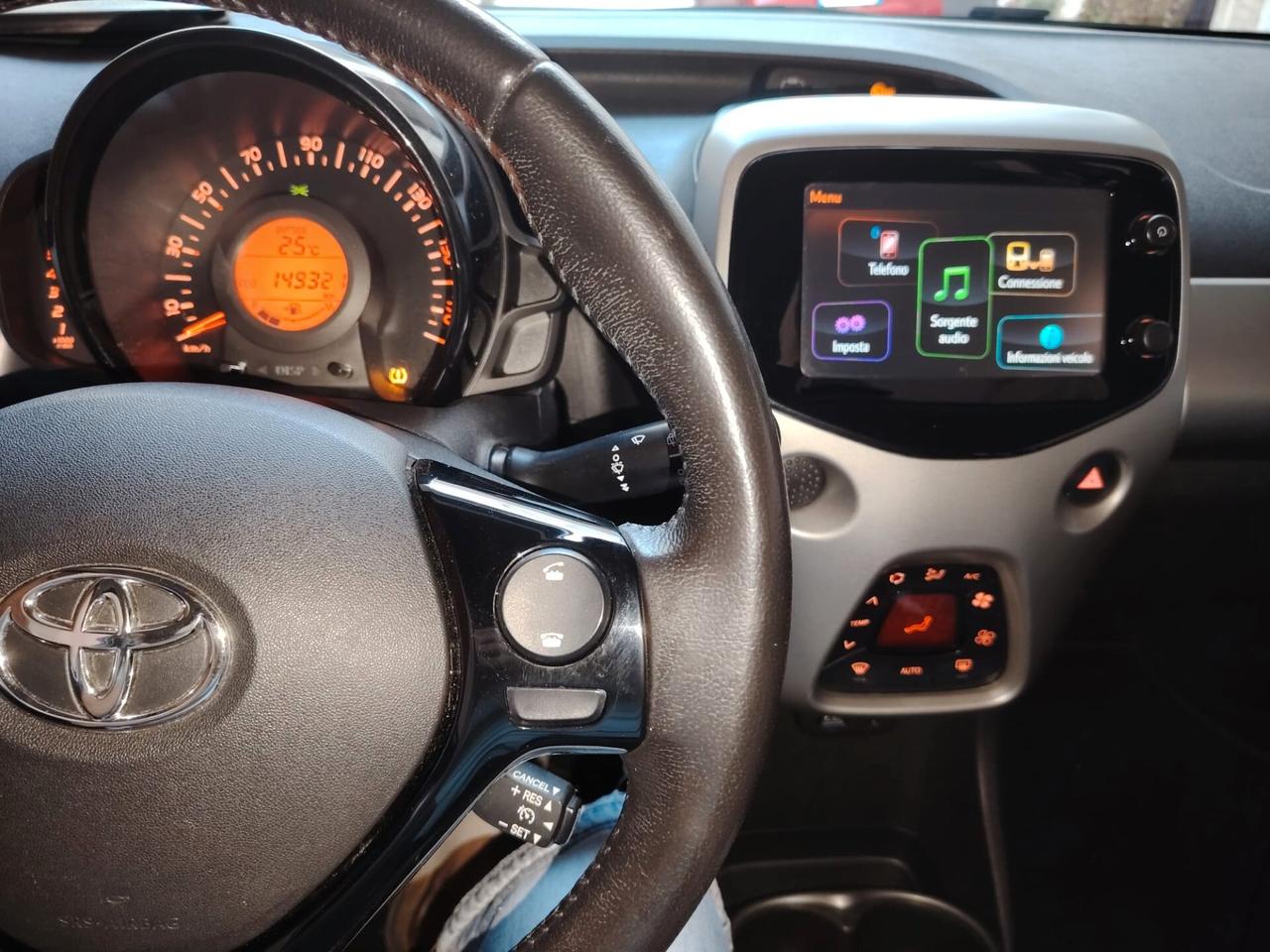 Toyota Aygo 1.0 VVT-i 69 CV 5 porte x-play TSS