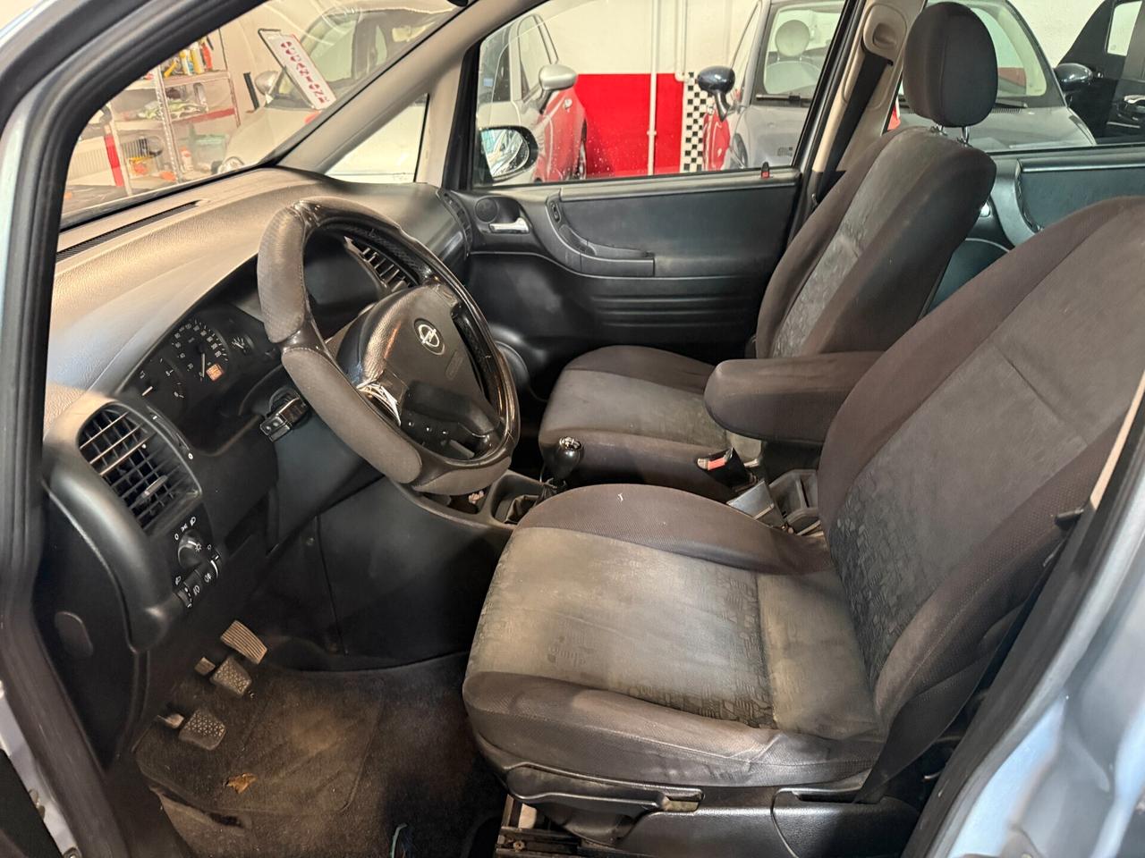 Opel Zafira 2.2 - 7 posti