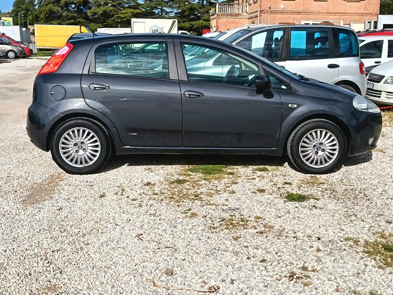 Fiat Grande Punto 2008 1.2BENZINA 65 CV 5 PORTE 160.0000KM OCCASIONE NEOPATENTATI