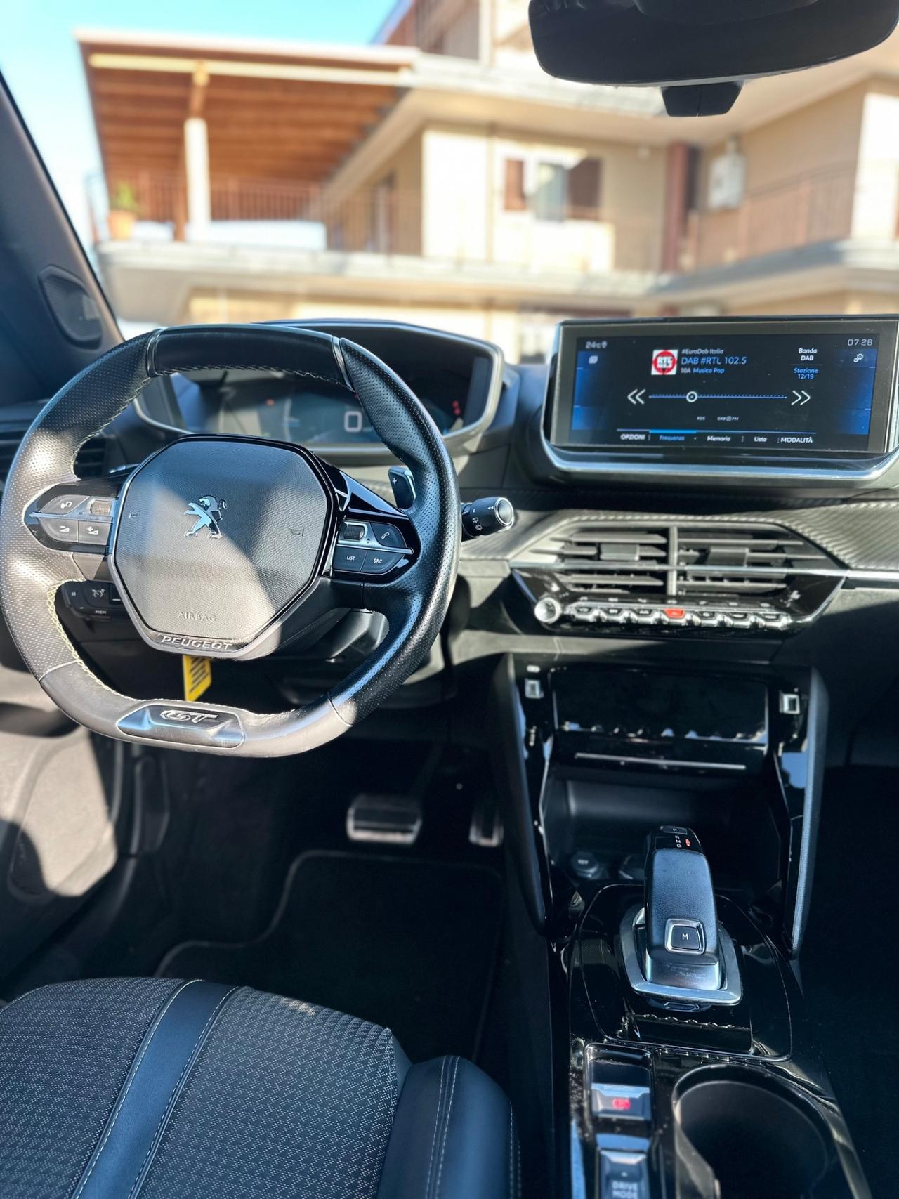 Peugeot 2008 BlueHDi 130 S&S EAT8 GT