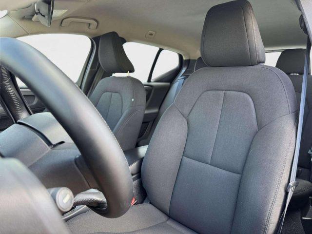 VOLVO XC40 T3 MOMENTUM AUTOMATICA