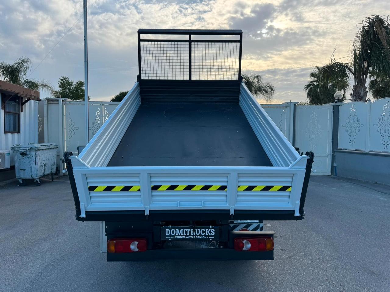 MITSUBISHI FUSO CANTER RIBALTABILE
