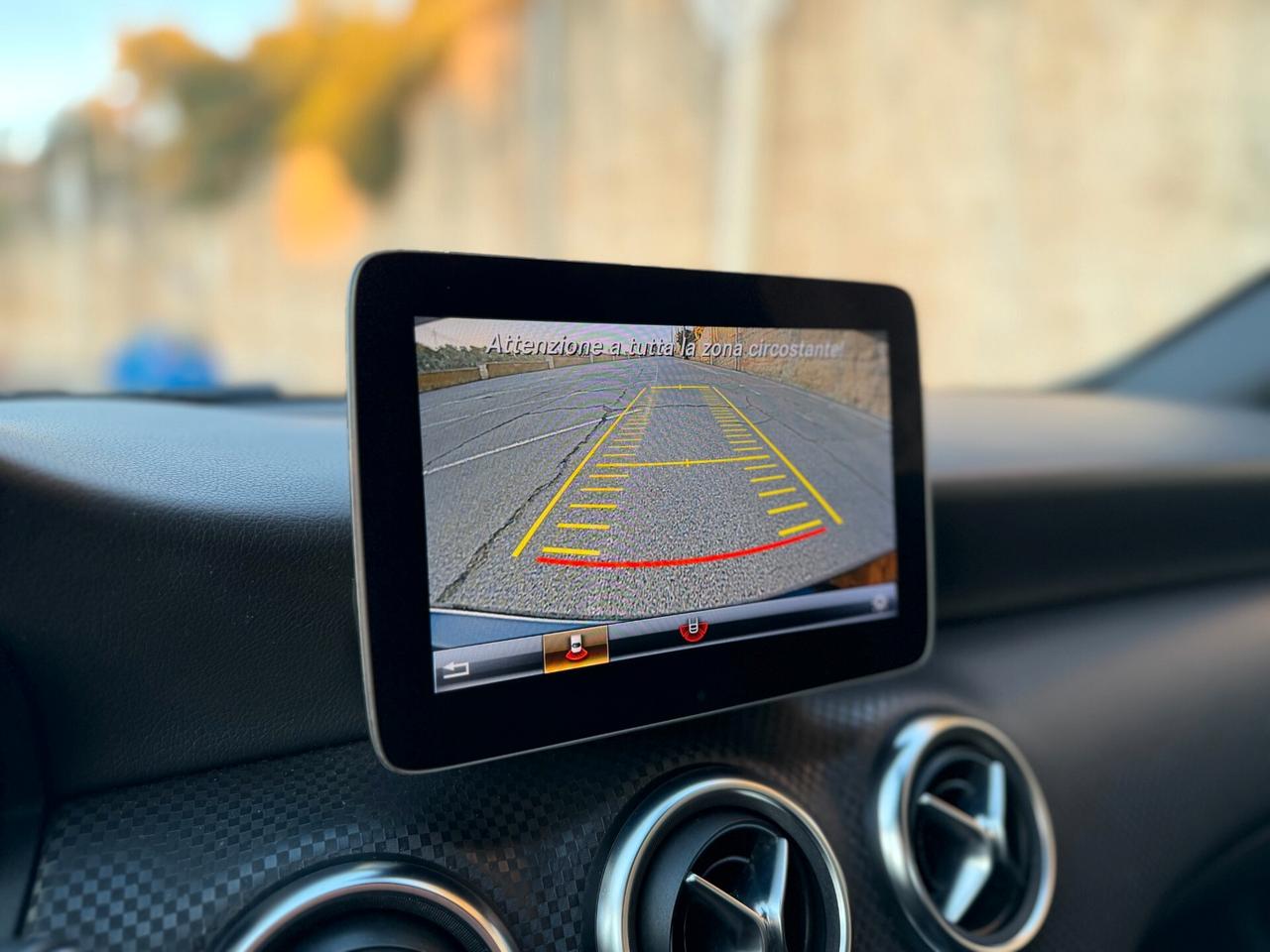 Mercedes A180 SPORT/1500 110CV/FULL LED/NAVI/18"