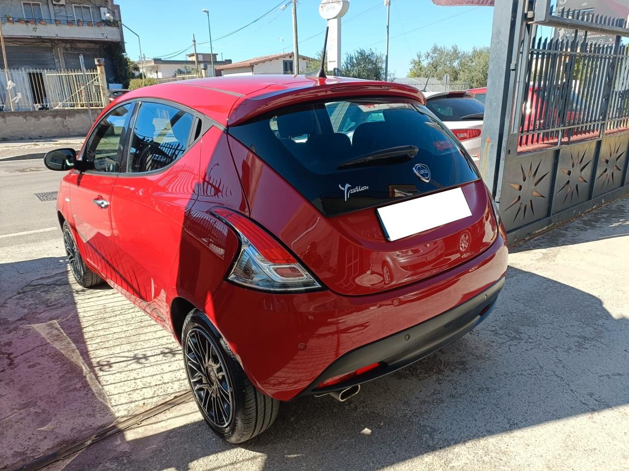 Lancia Ypsilon 1.2 69 CV 5 porte GPL Gold Plus