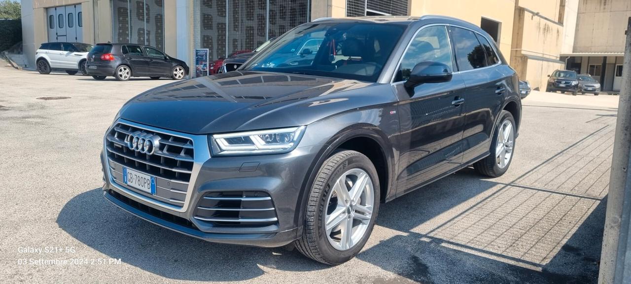 Audi Q5 40 TDI quattro S tronic Design S-LINE