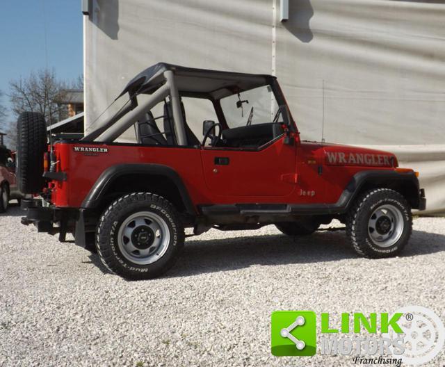 JEEP Wrangler 2.5 Laredo in ordine di carrozzeria e meccanica