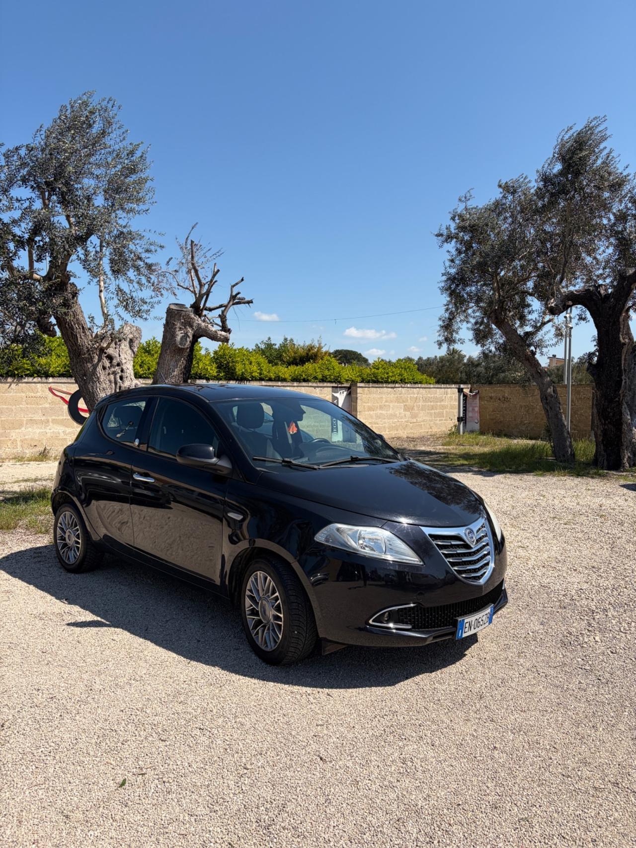 Lancia Ypsilon 1.2 69 CV 5 porte GPL Ecochic Gold