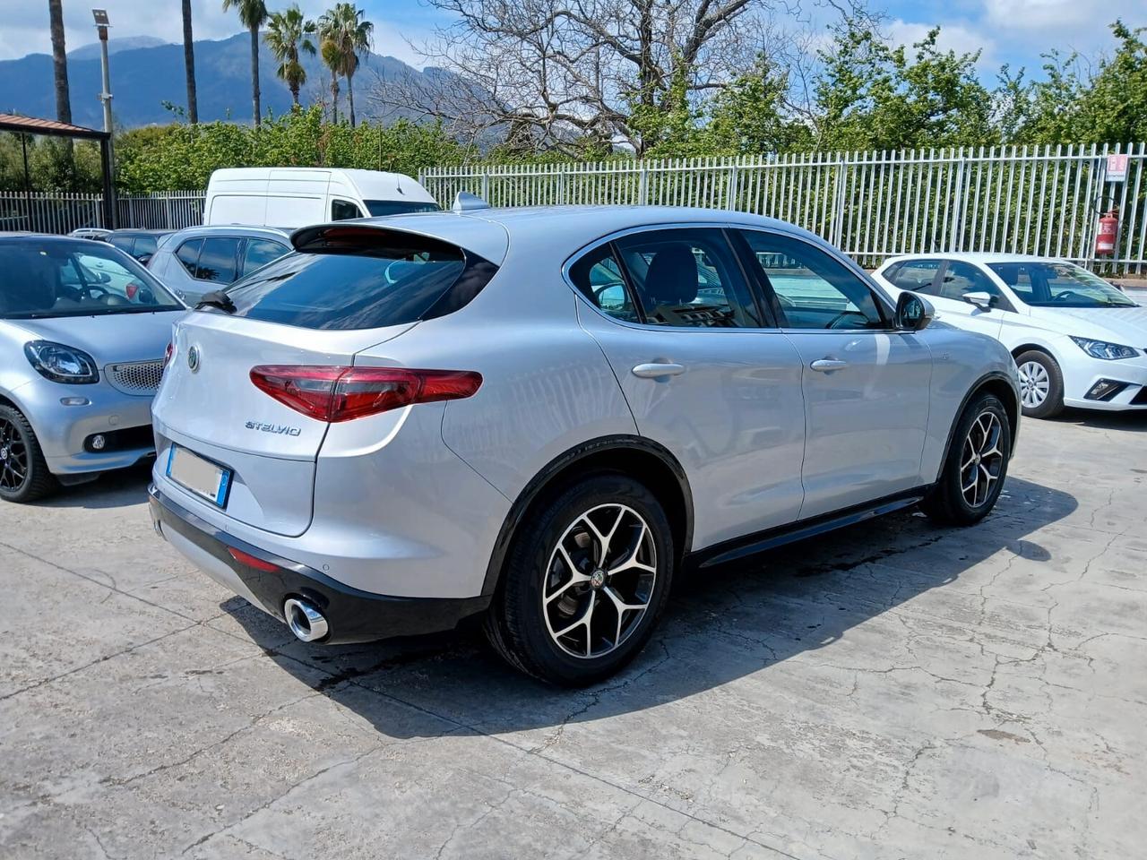 Alfa Romeo Stelvio 2.2 Turbodiesel 190 CV AT8 RWD Business