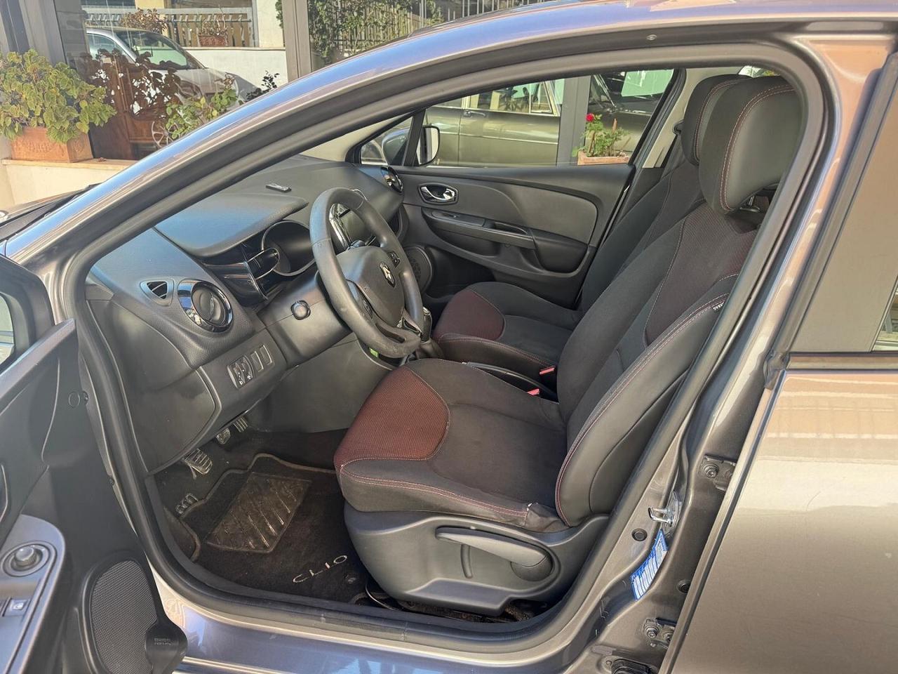 RENAULT Clio 1.5 dCi 75CV 5 porte Costume National