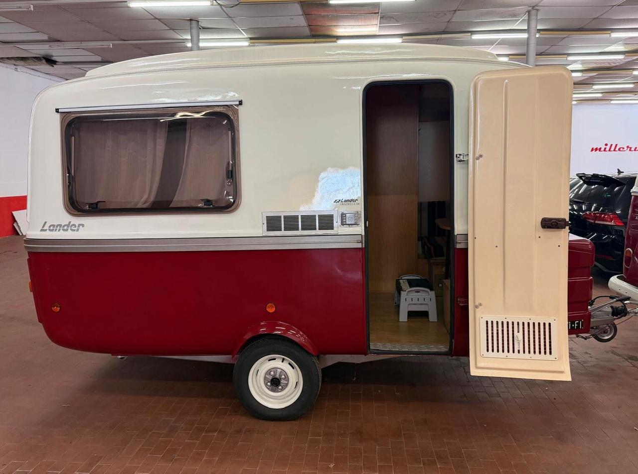 Volkswagen T2a + Roulotte Lander 340 Bora