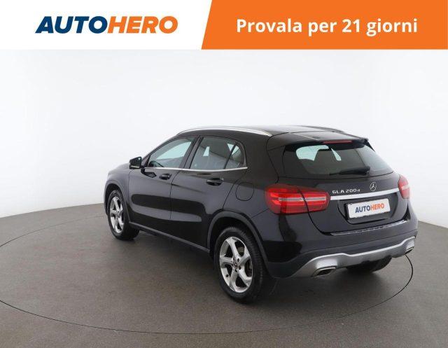 MERCEDES-BENZ GLA 200 d Automatic Sport