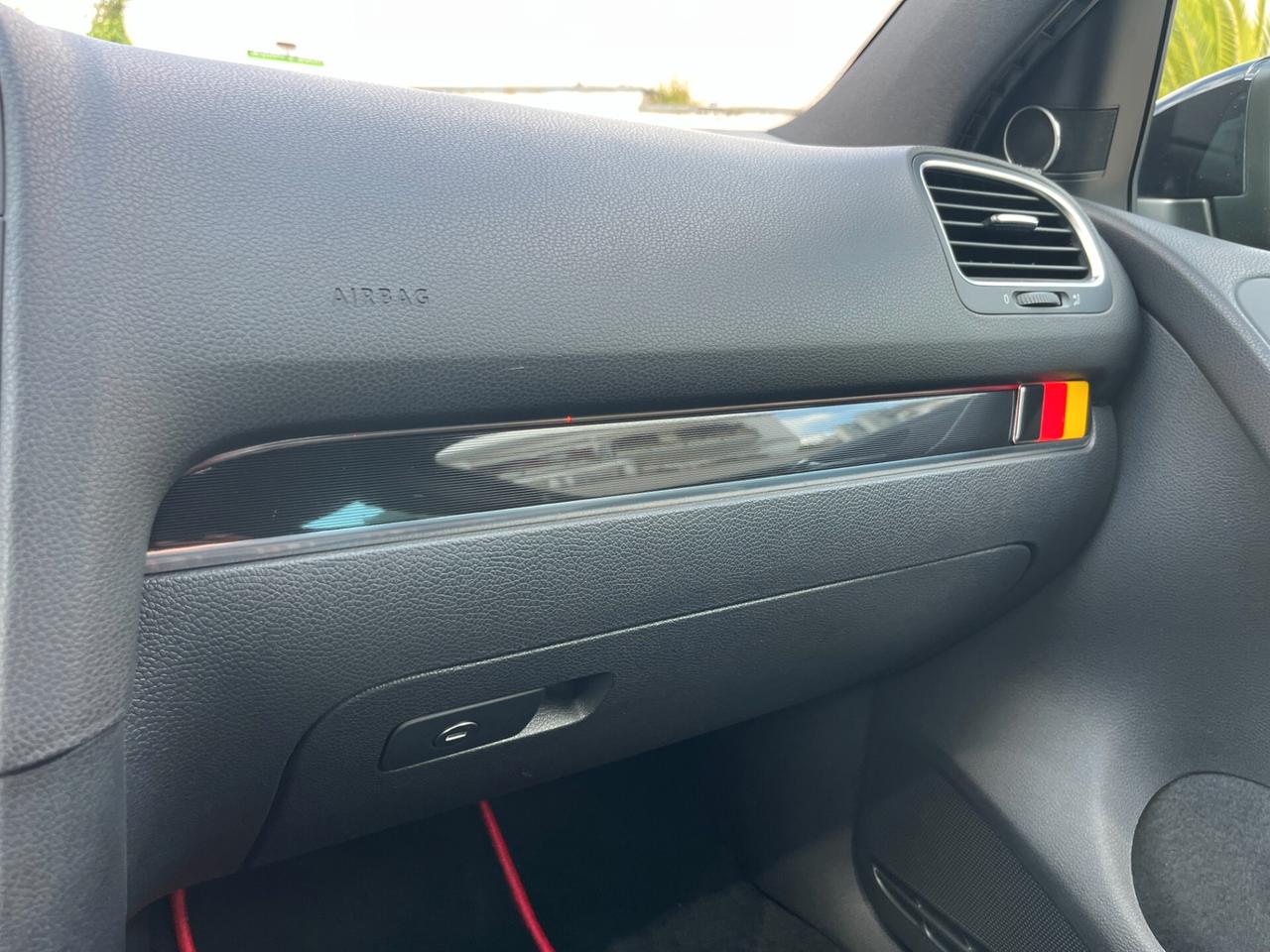 Volkswagen Golf GTI 2.0 TSI DSG 5p.