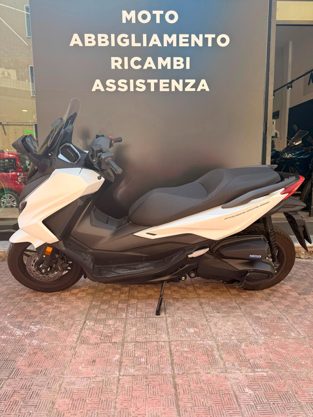 Honda Forza 350