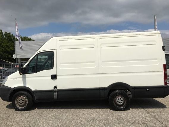 IVECO Daily 35S12 2.3Hpi 115CV L3-H2 Furgone