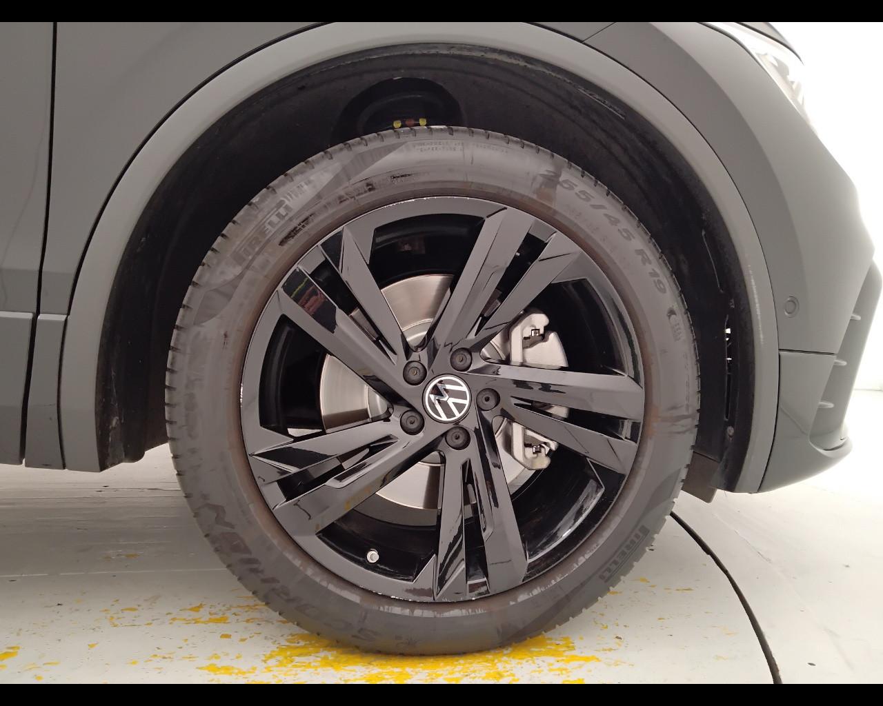 VOLKSWAGEN Tiguan II 2021 - Tiguan 2.0 tsi R-Line 4motion 190cv dsg