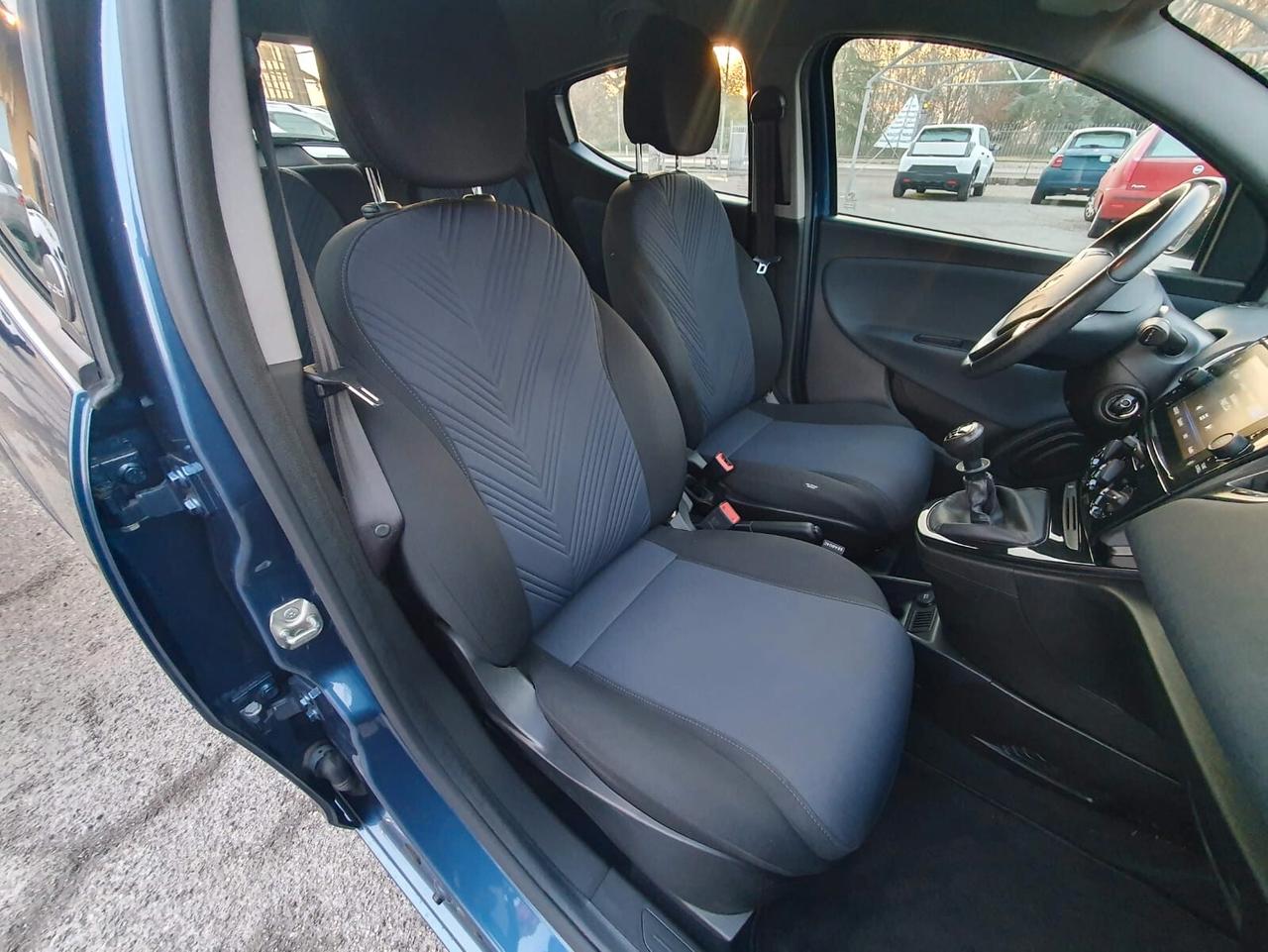 Lancia Ypsilon 1.0 FireFly 5 porte S&S Hybrid Ecochic Gold