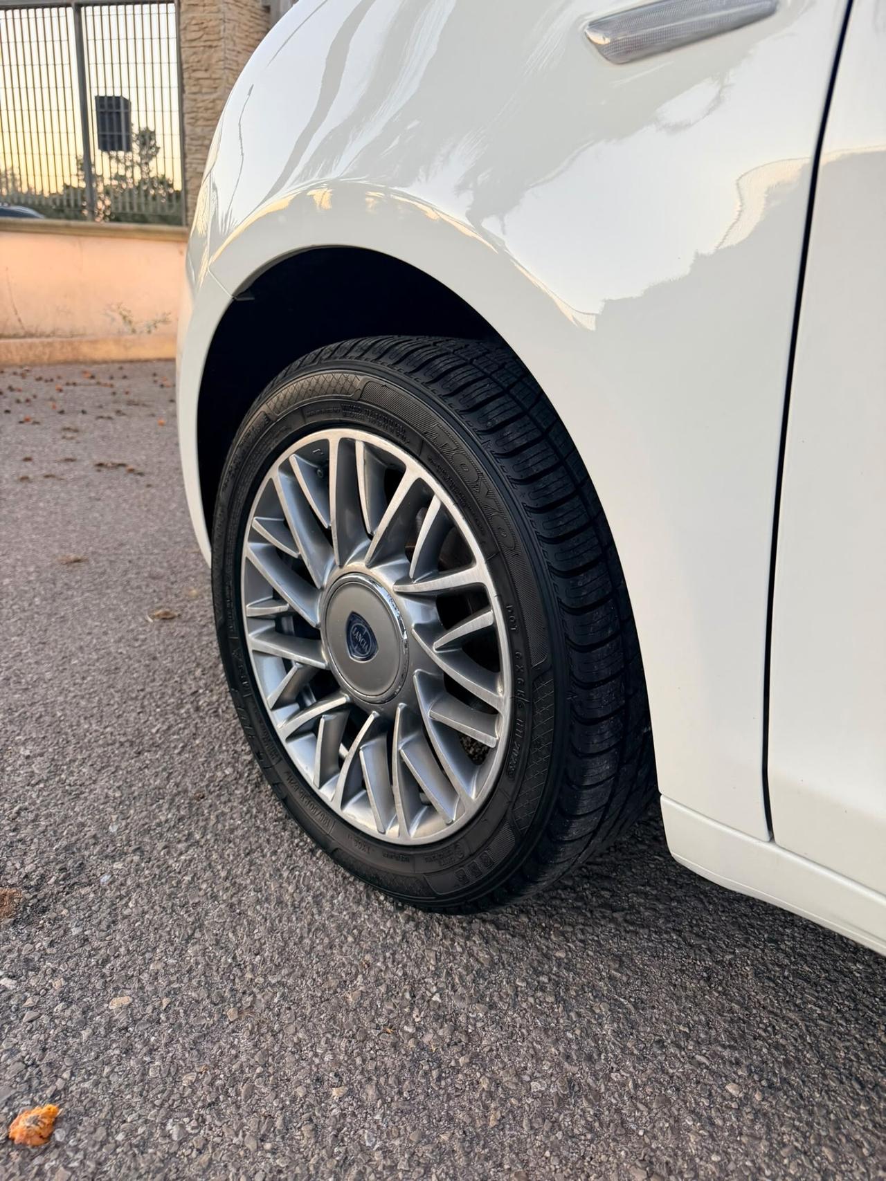 Lancia Ypsilon 1.2 69 CV 5 porte GPL Ecochic Gold