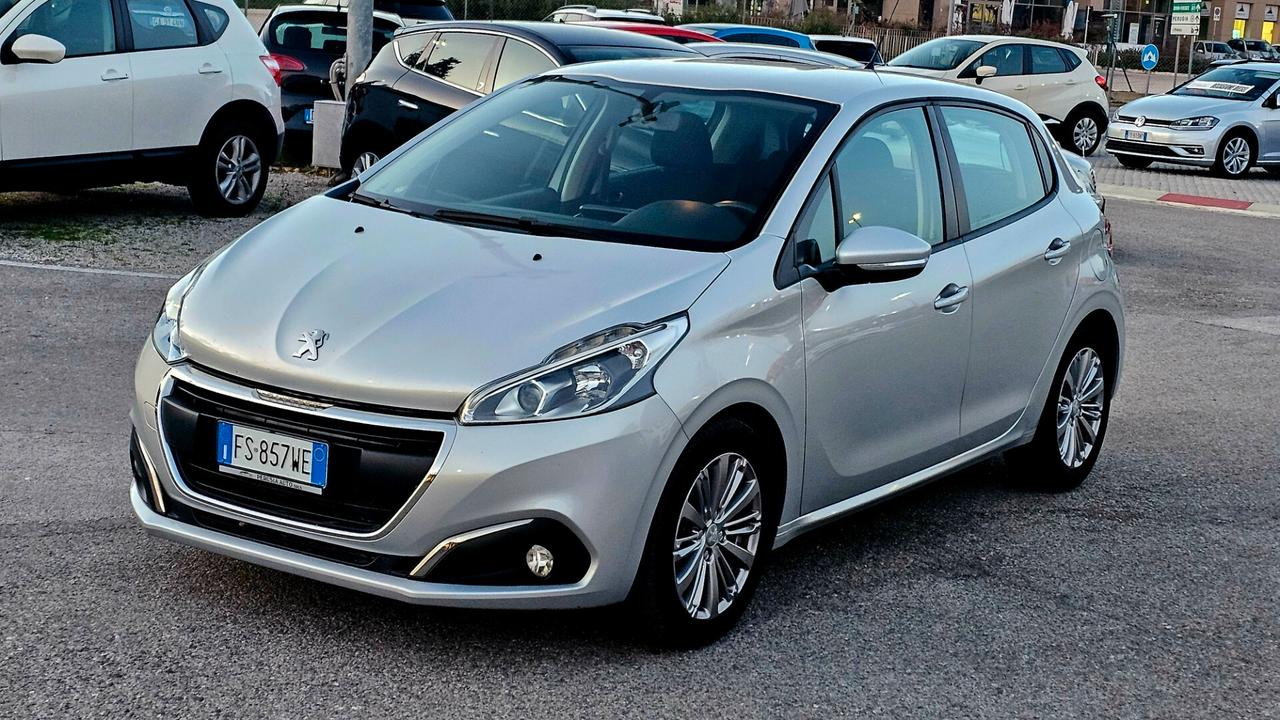 Peugeot 208 IBlueHDi 75 5 porte Allure