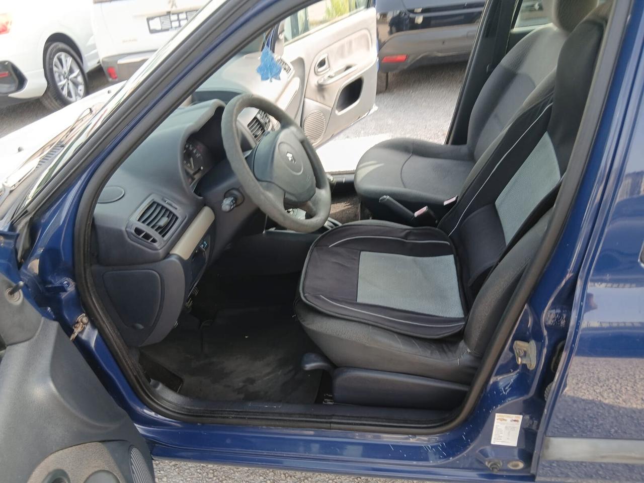 Renault Clio 1.2 cat 5 porte Confort Authentique