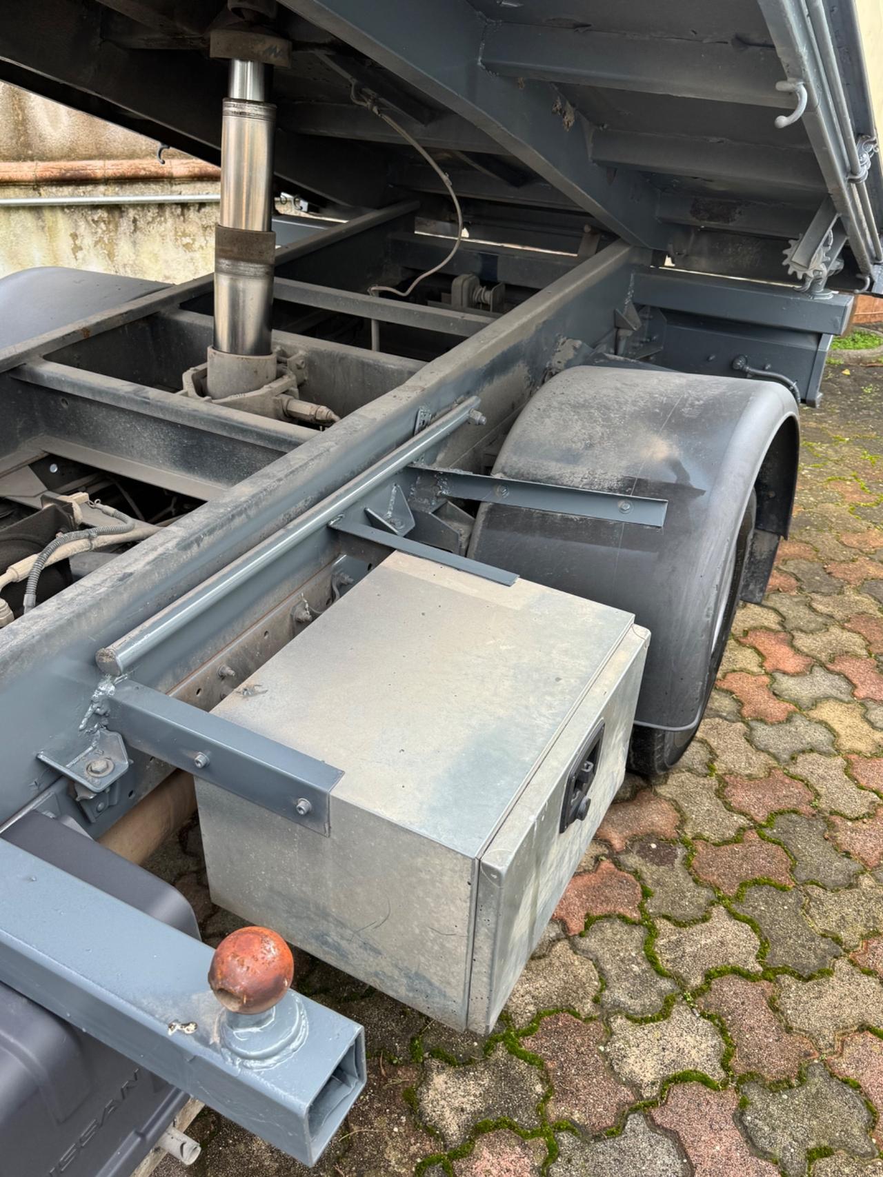 Nissan Cabstar 35.13 3.0 Tdi PM-DC-RG Cab. SL