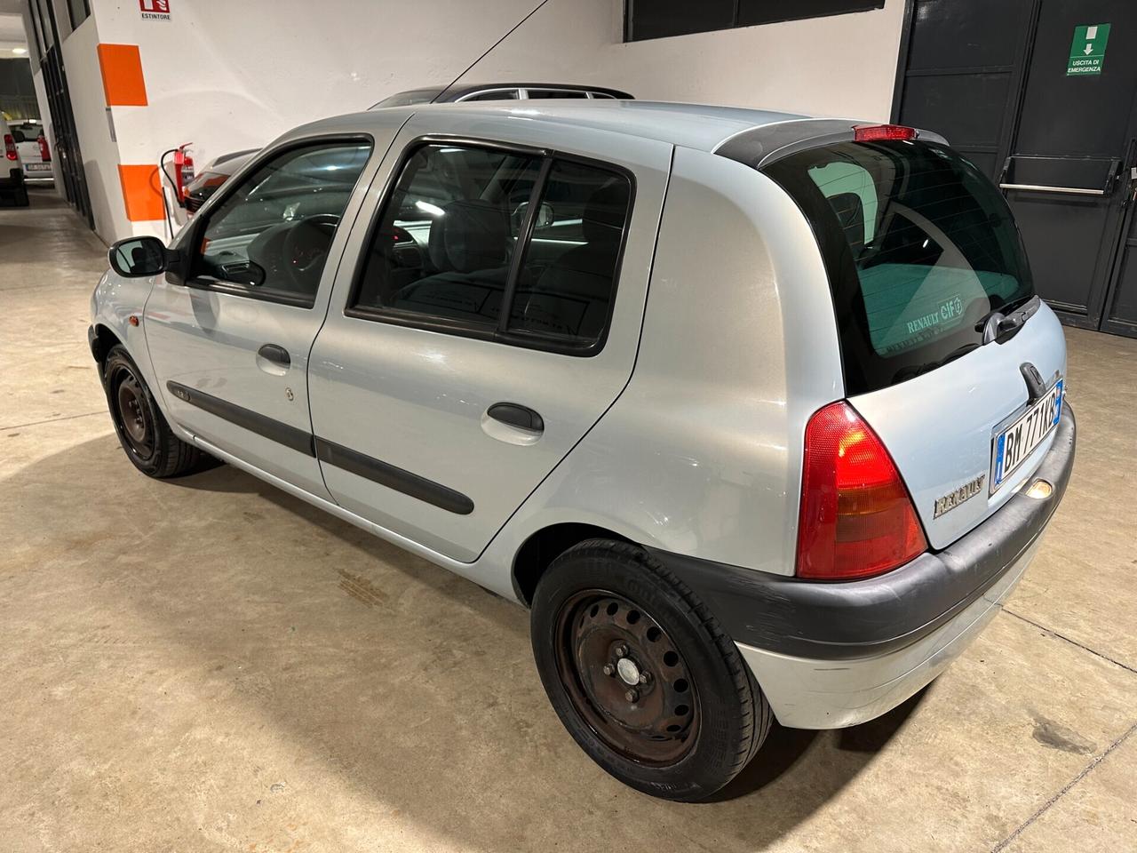 Renault Clio 1.2 BENZINA - DISTRIBUZIONE FATTA A 200.000KM
