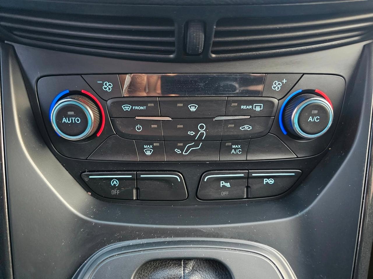 FORD KUGA 1.5 TDCI 120CV TITANIUM SPORT EDITION