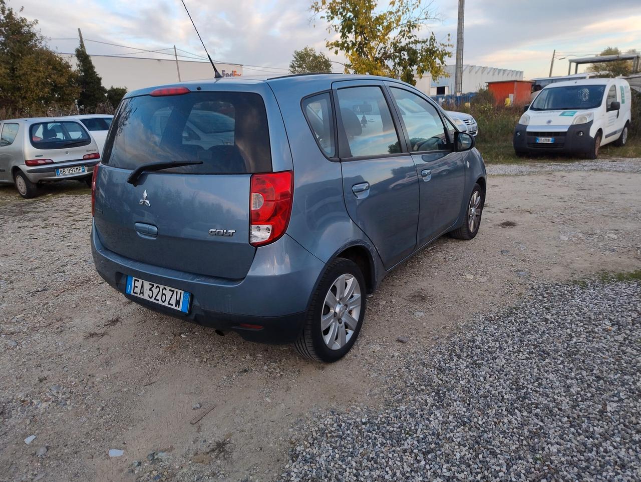 Mitsubishi Colt 1.1 12V 5p. Invite