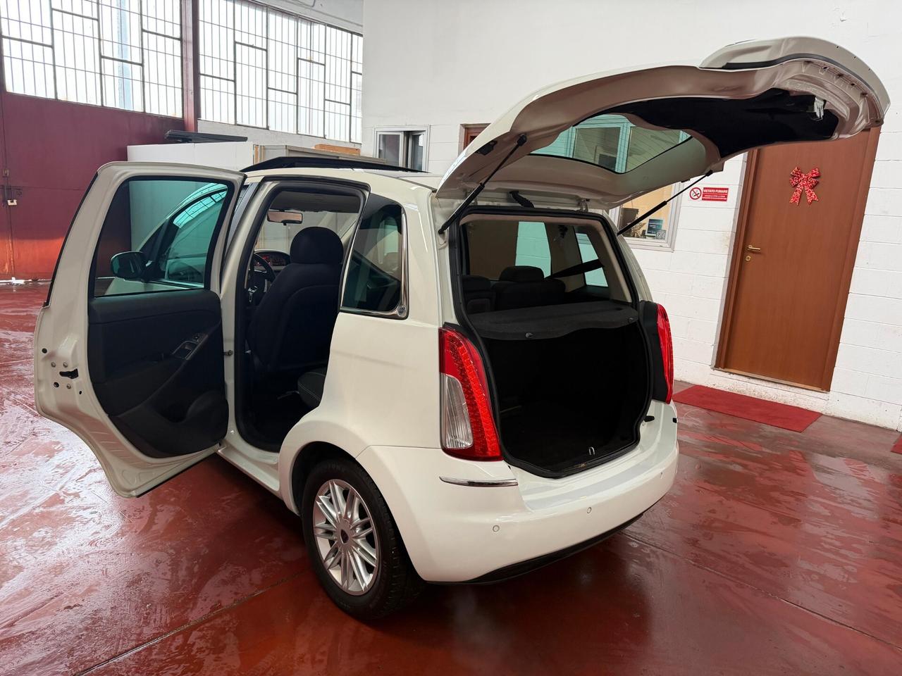 Lancia MUSA 1.4 8V GPL 5TH AVENUE NEOPAT