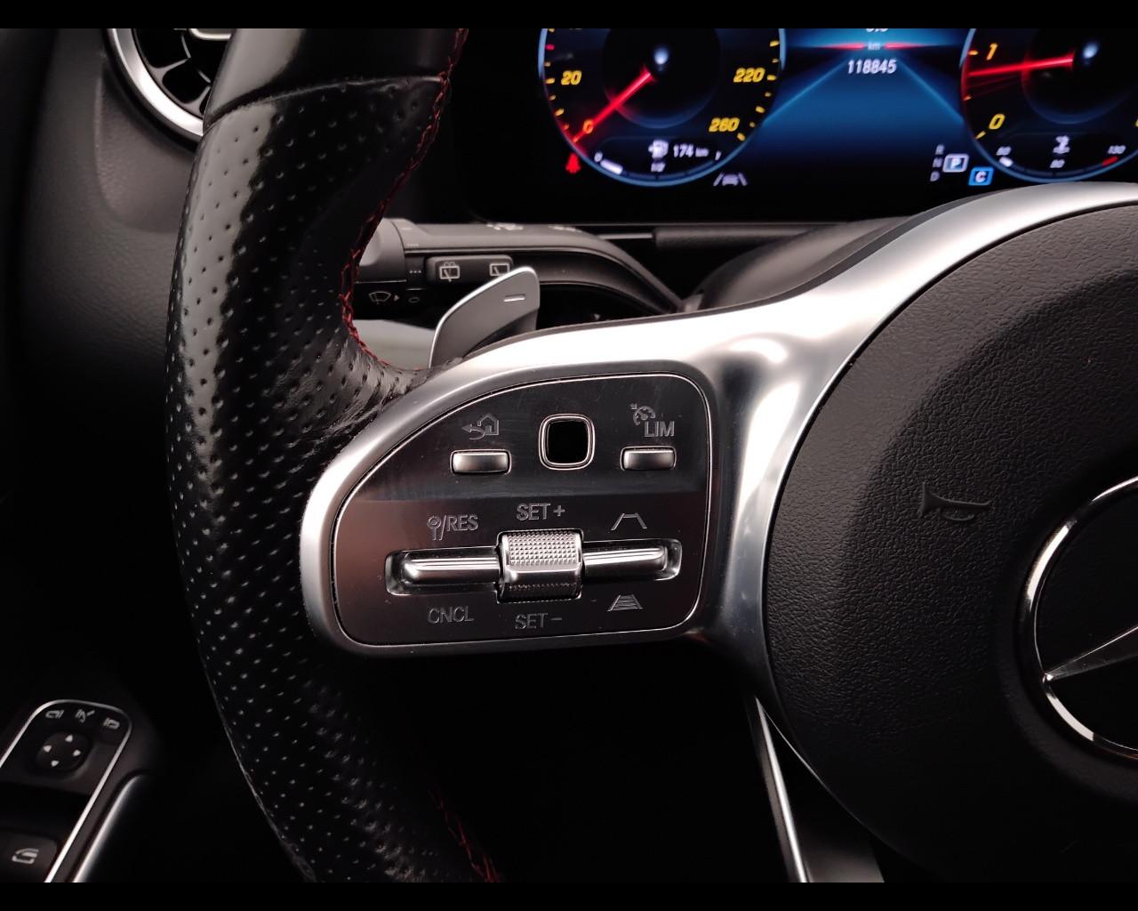 Mercedes-Benz GLA-H247 2020 - GLA 200 d Premium 4matic auto