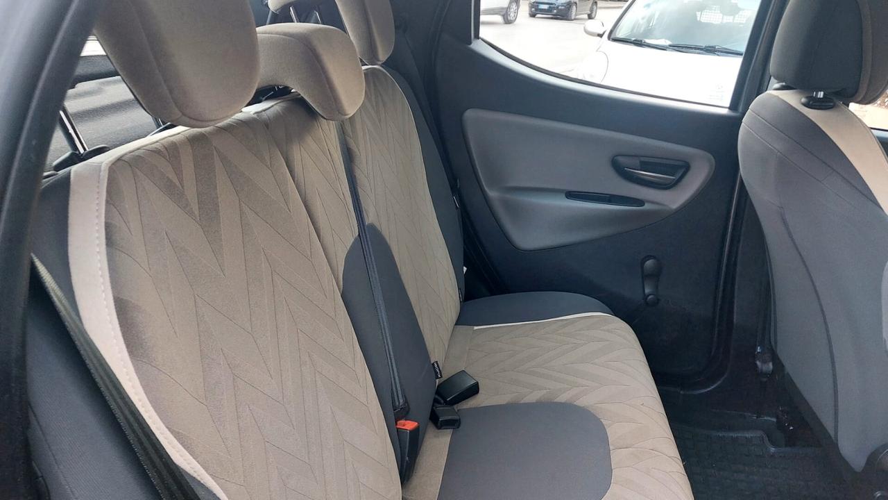 Lancia Ypsilon 1.2 69 CV 5 porte GPL Ecochic Gold