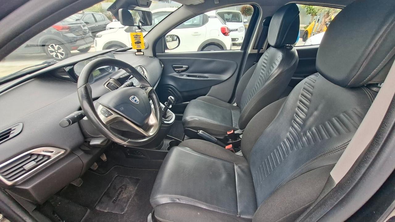 Lancia Ypsilon 1.2 69 CV GPL di serie Ecochic Gold