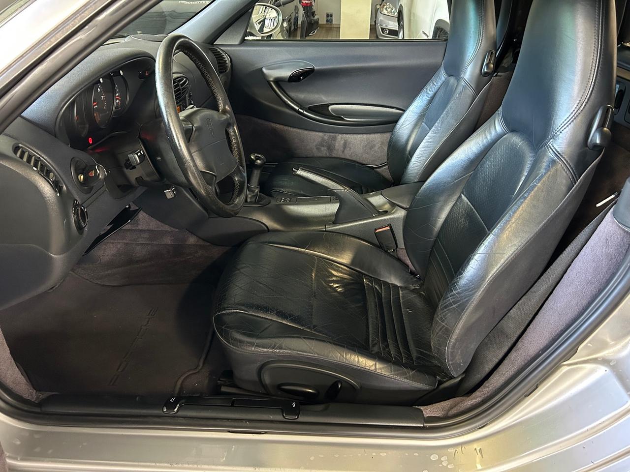 Porsche Boxster 2.5i 24V cat