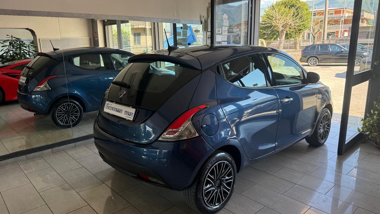 Lancia Ypsilon 1.2 69 CV 5 porte GPL Gold Plus