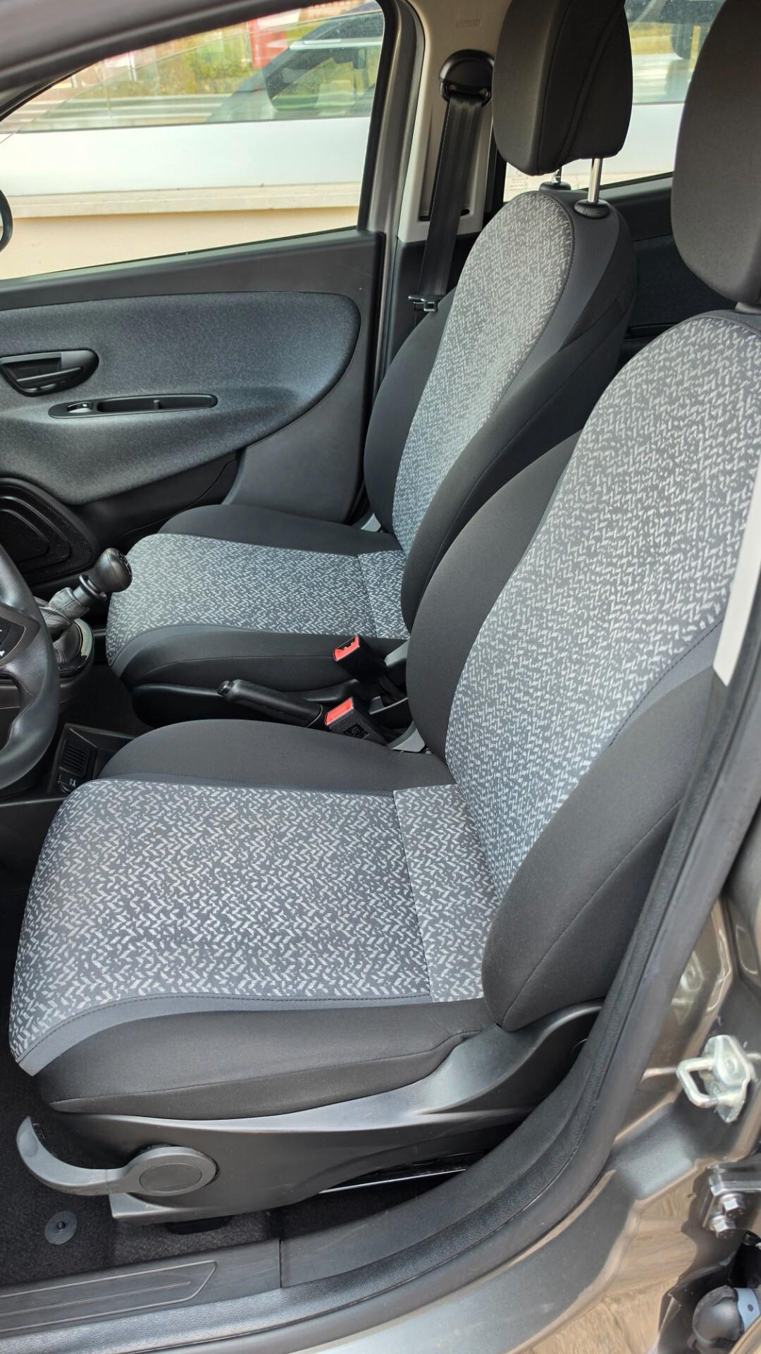 Lancia Ypsilon 1.0 FireFly 5 porte S&S Hybrid Ecochic