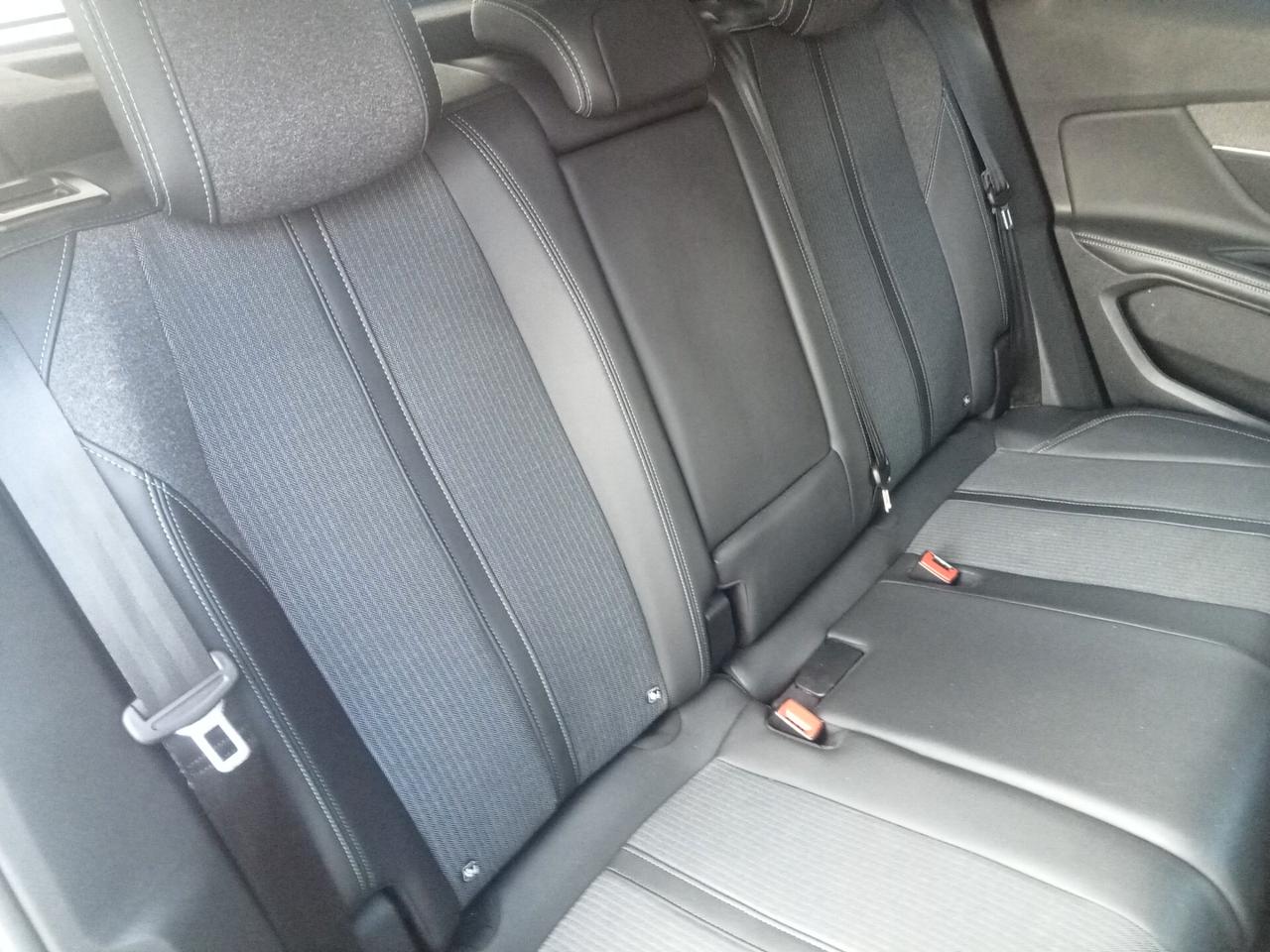 Peugeot 3008 BlueHDi 130 S&S Allure Pack