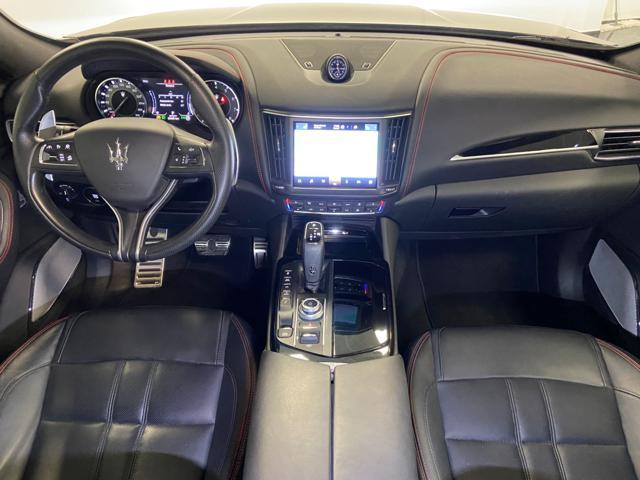 MASERATI Levante V6 350 CV AWD Modena PACCHETTO NERISSIMO / TETTO